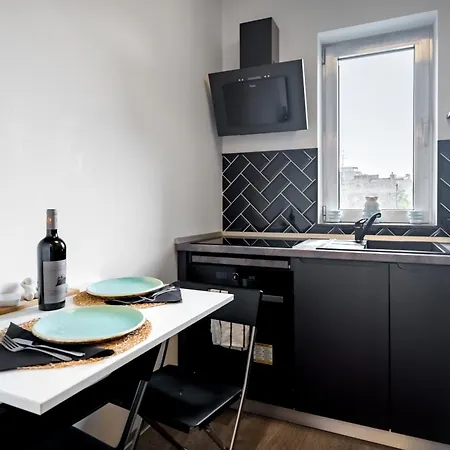 Modern Industrial Retreat Daire Bükreş