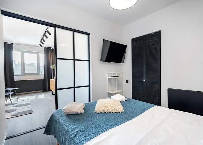 شقة Modern Industrial Retreat بوخارست